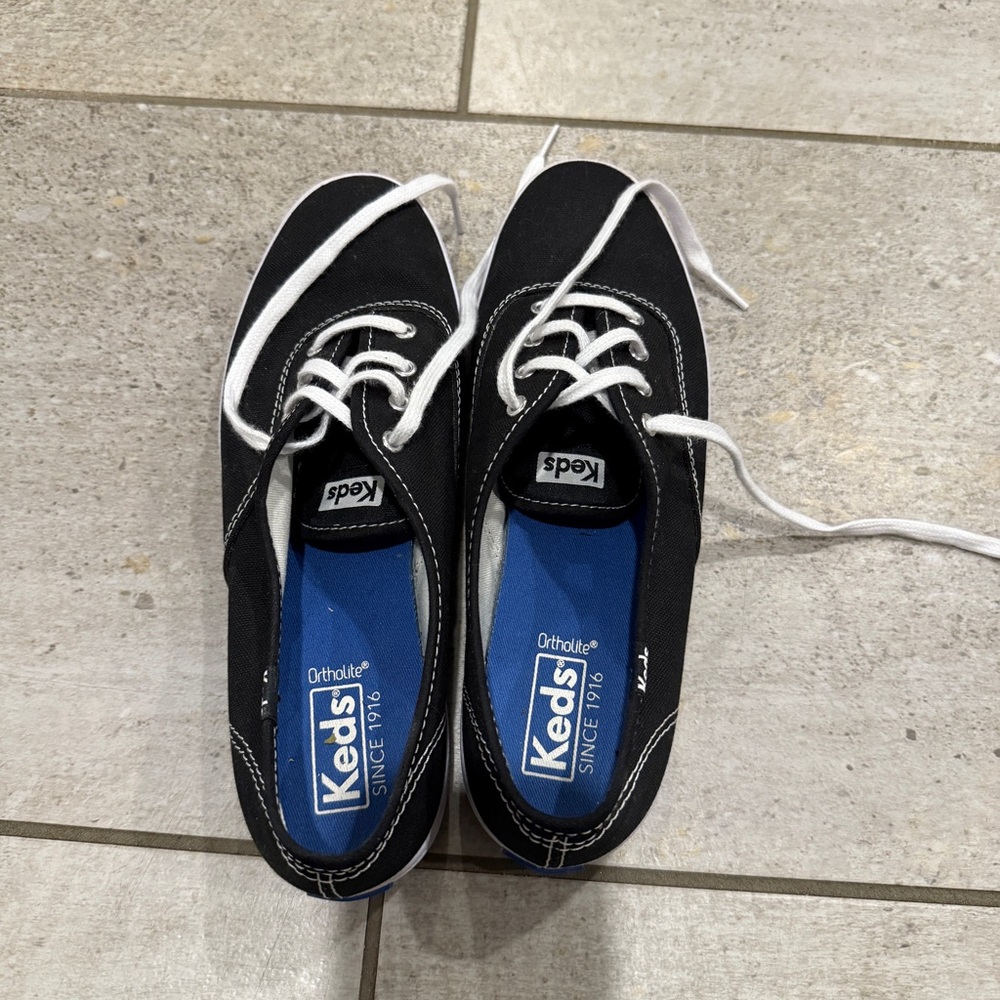 Keds Black and White Canvas Sneakers Sz 8